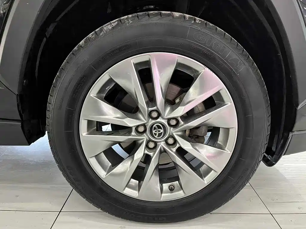 Toyota Wildlander 2021 — фото 16
