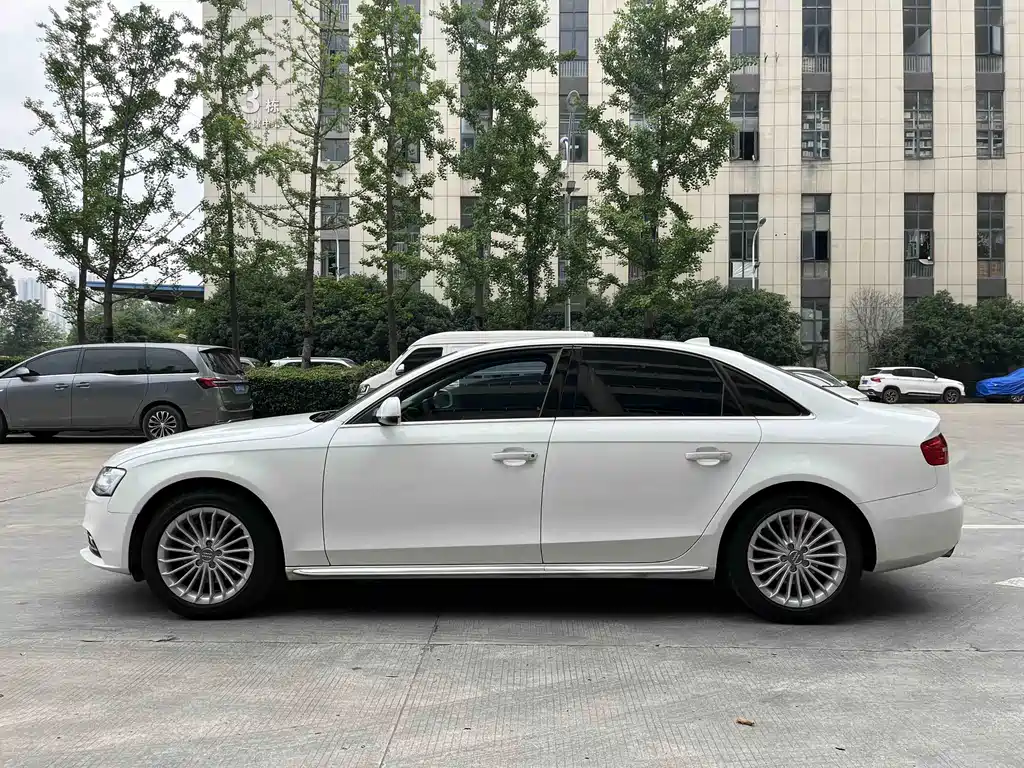 Audi A4L 2016