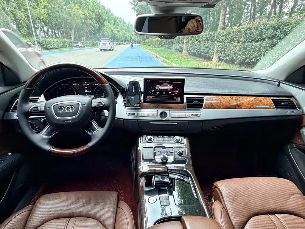 Audi A8 2015 — фото 10