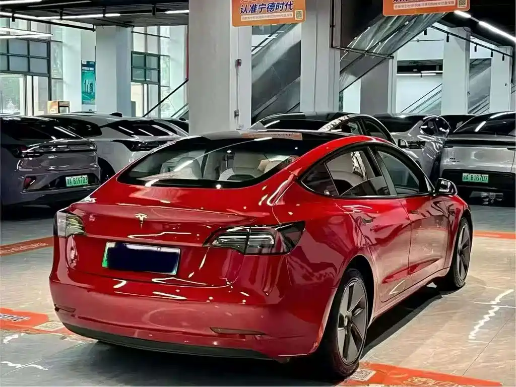 Tesla Model 3 2023 — фото 4