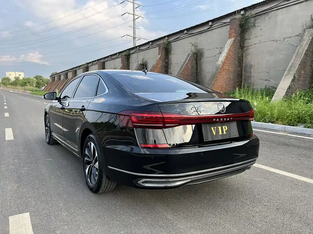 Volkswagen Passat 2023