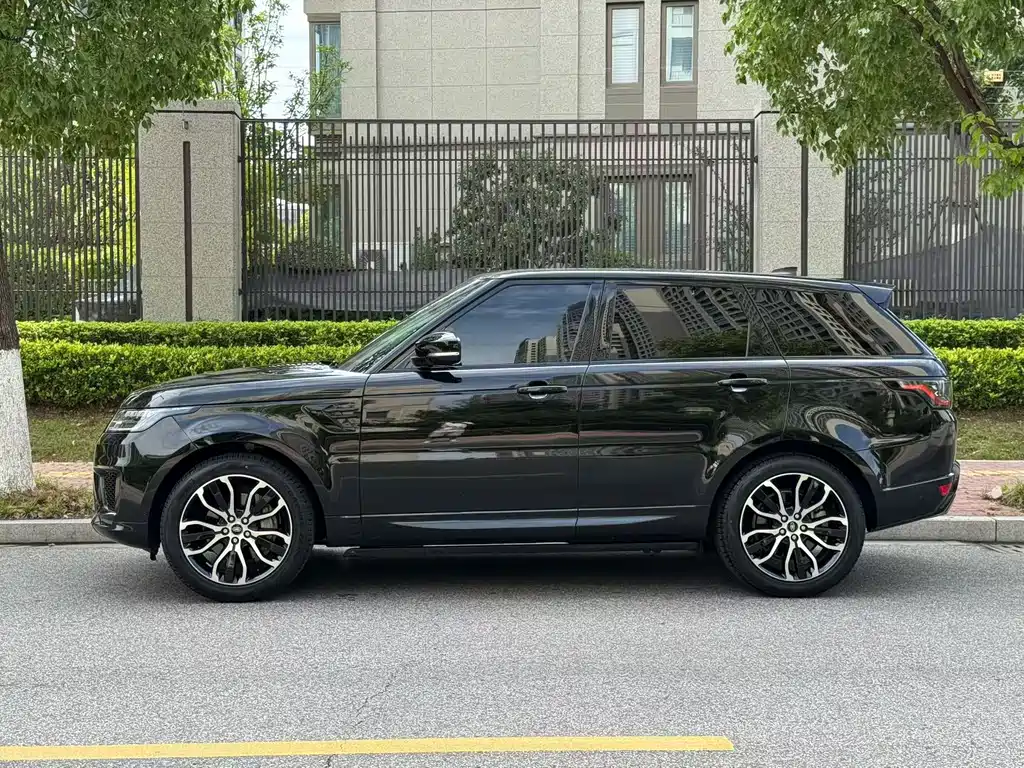 Land Rover Sport 2022 — фото 11