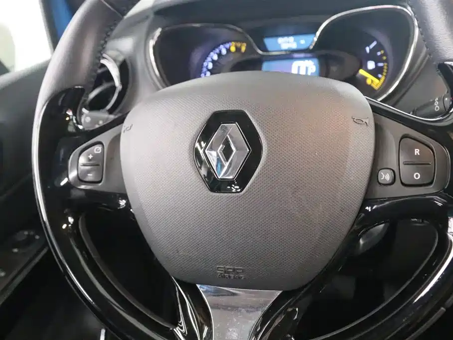 Renault Captur 2016 — фото 6
