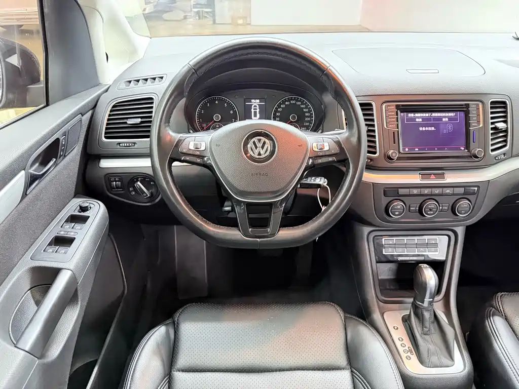 Volkswagen Sharan 2018 — фото 12