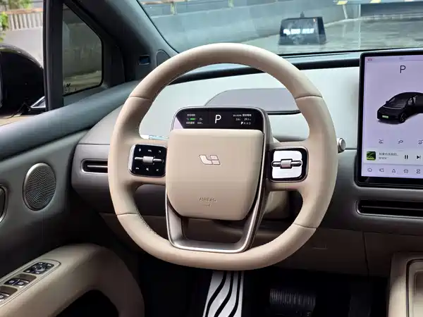 Li Auto i6 2025