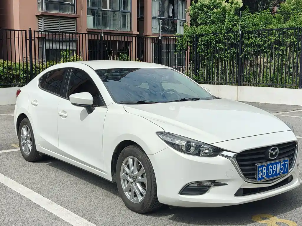 Mazda 3 Axela 2017 — фото 3