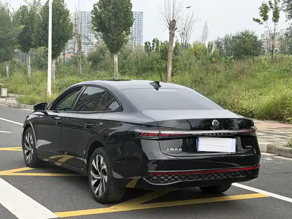 Volkswagen Passat 2025