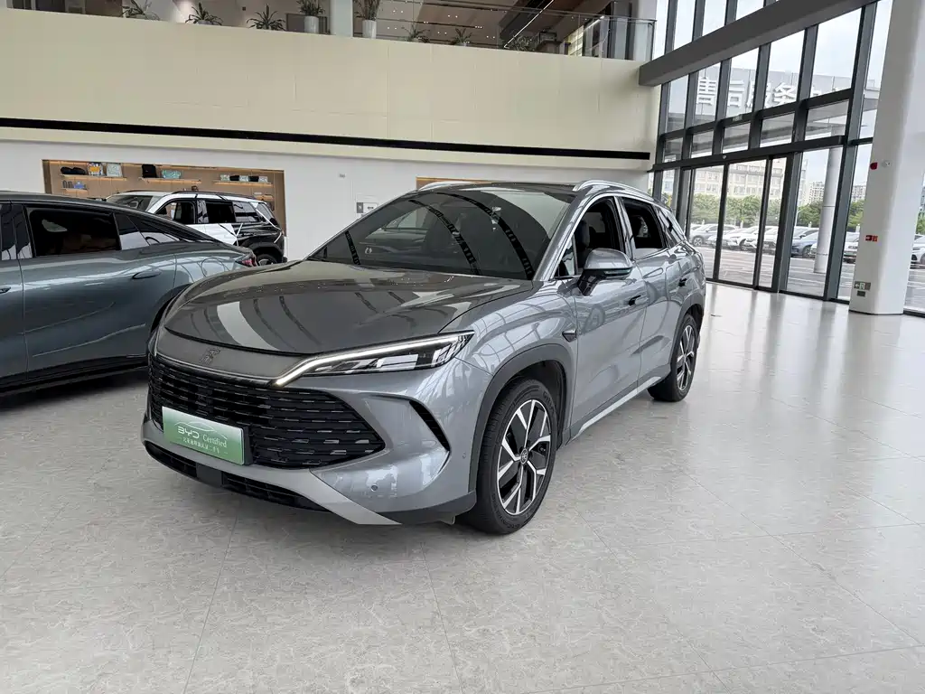 BYD L DM-i 2026 — фото 1