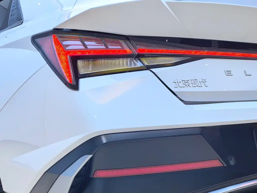 Hyundai Elantra 2023