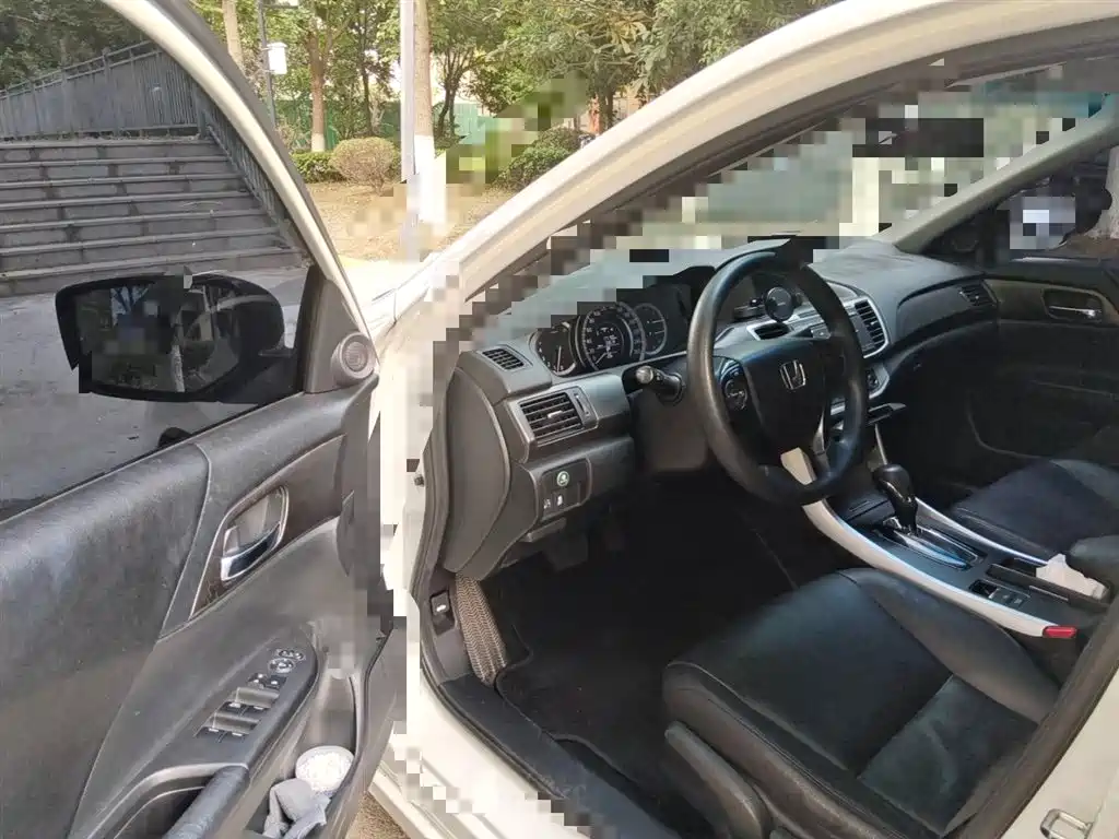 Honda Accord 2015 — фото 17