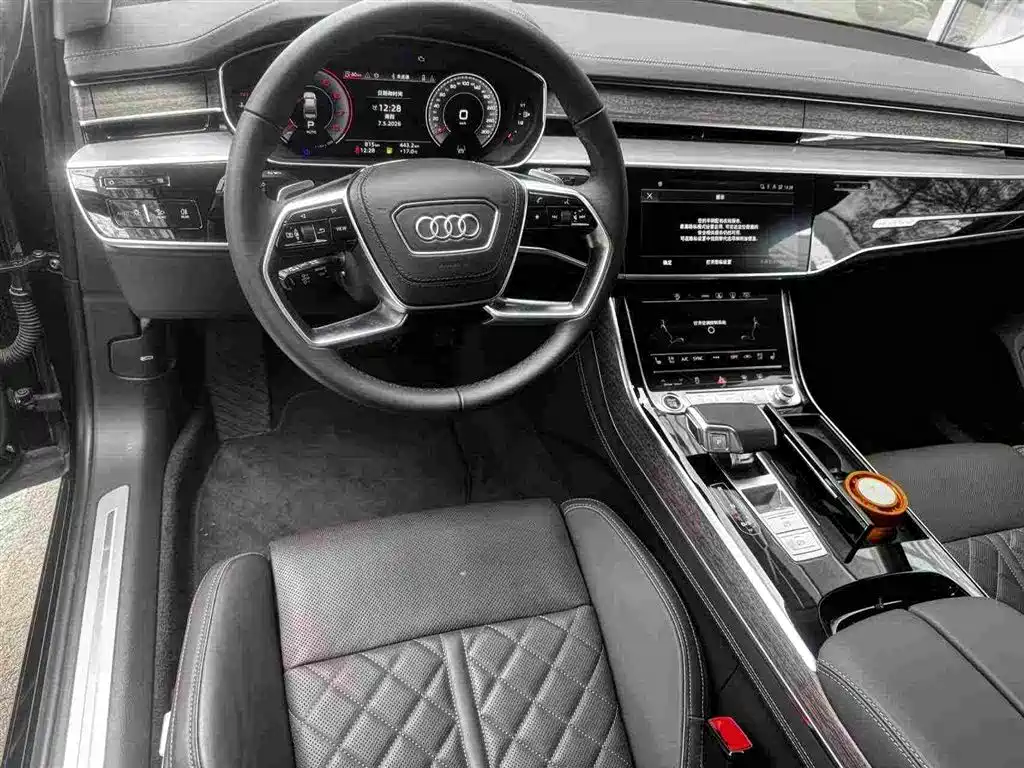 Audi A8 2024 — фото 12