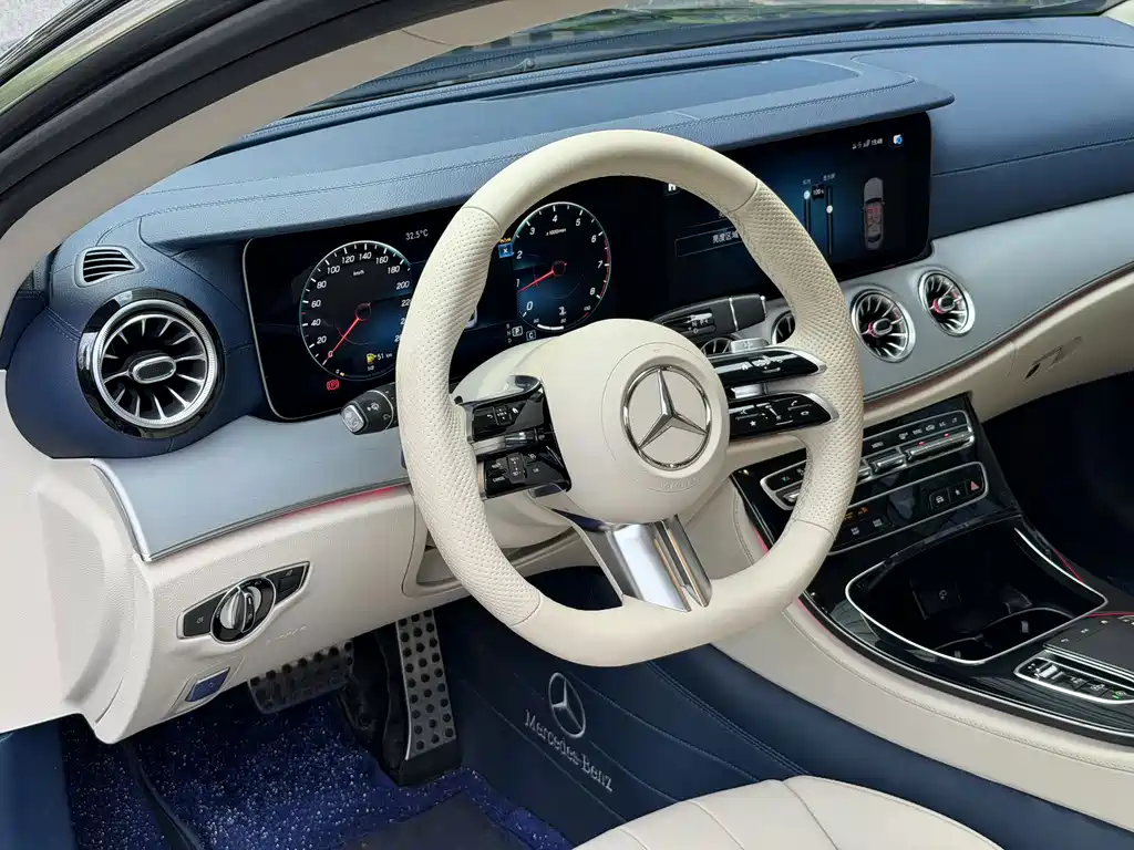 Mercedes-Benz E-Class 2023 — фото 12