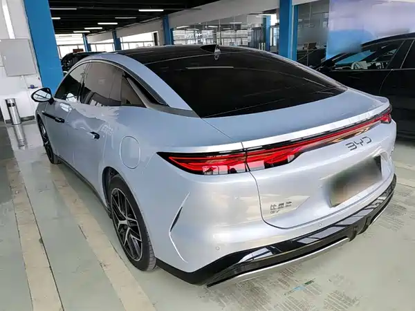 BYD Han L 2025