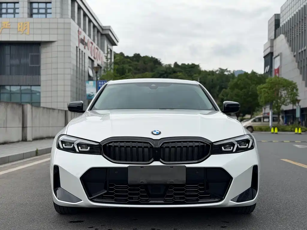 BMW 3 Series 2025