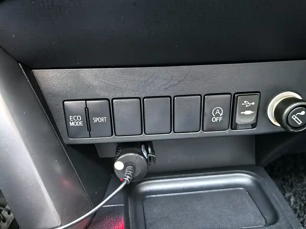Toyota RAV4 2019 — фото 16