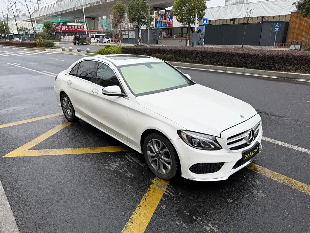 Mercedes-Benz C-Class 2017 — фото 19
