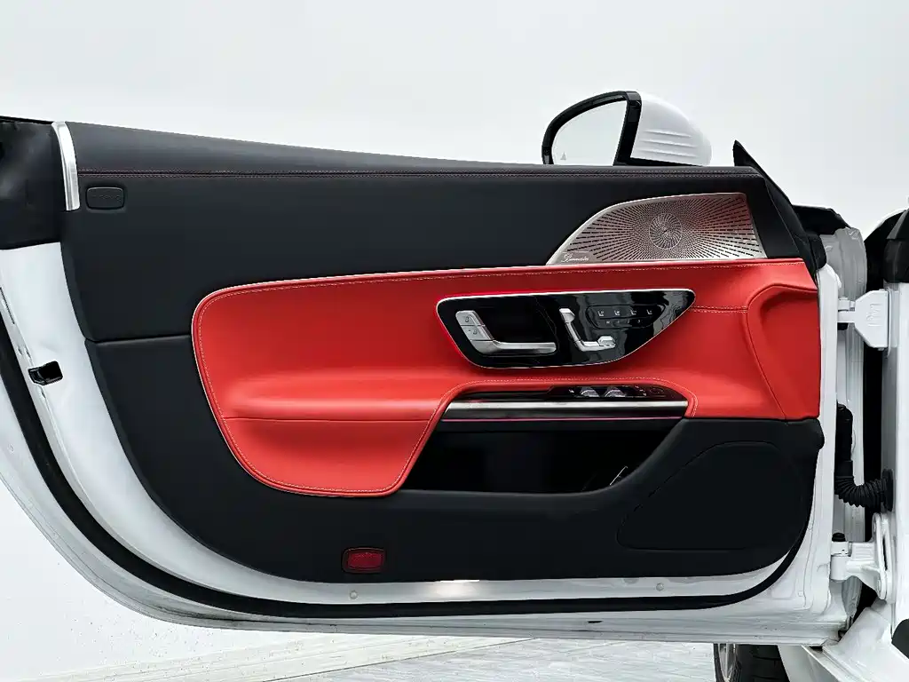 Mercedes-Benz SL-Class AMG 2025 — фото 10