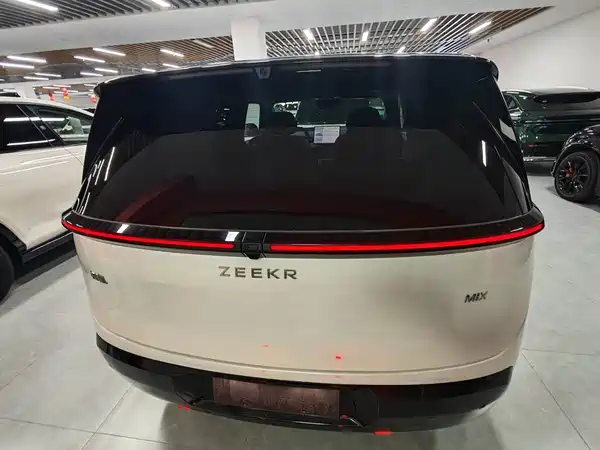 Zeekr MIX 2026