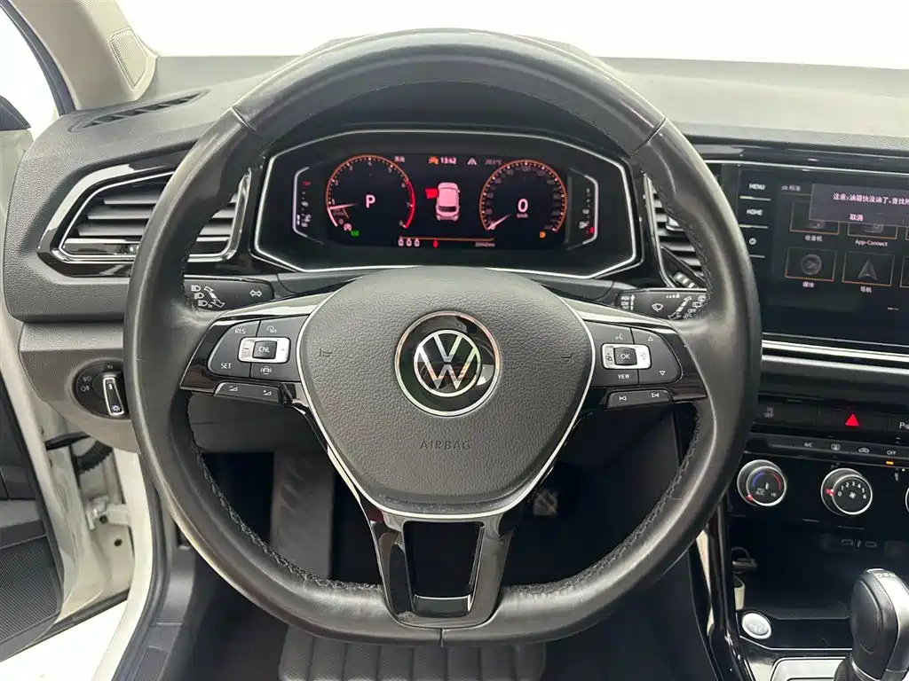 Volkswagen T-Roc 2023 — фото 20