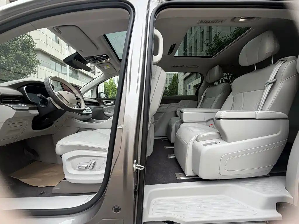 Roewe iMAX8 New Energy 2025 — фото 21