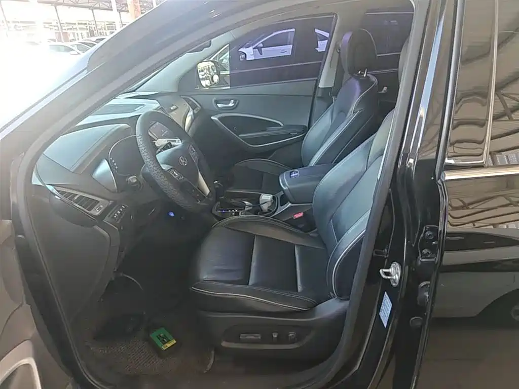 Hyundai Santa Fe 2017 — фото 15