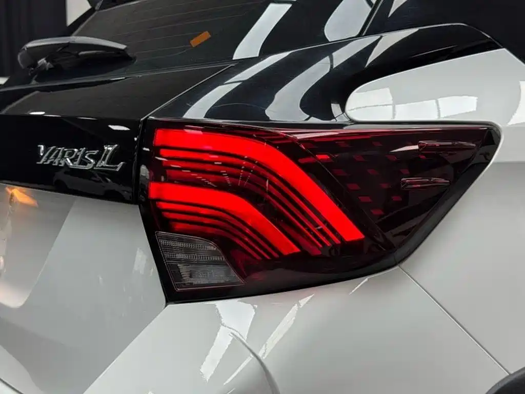 Toyota Yaris L 2023 — фото 20