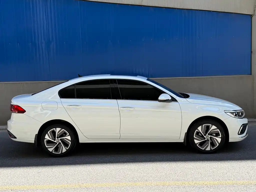 Volkswagen Bora 2023