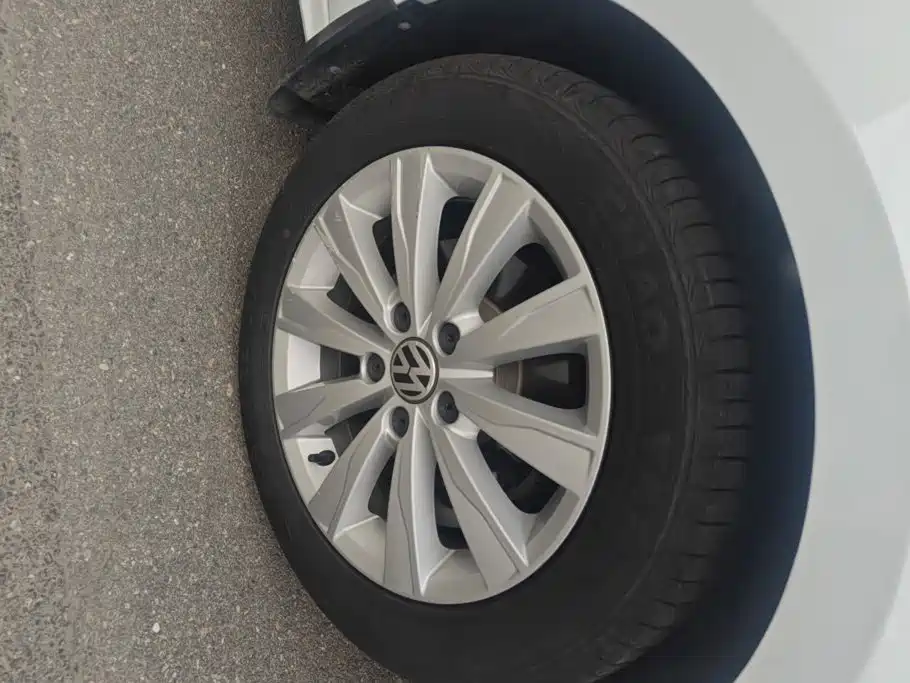 Volkswagen Sagitar 2016