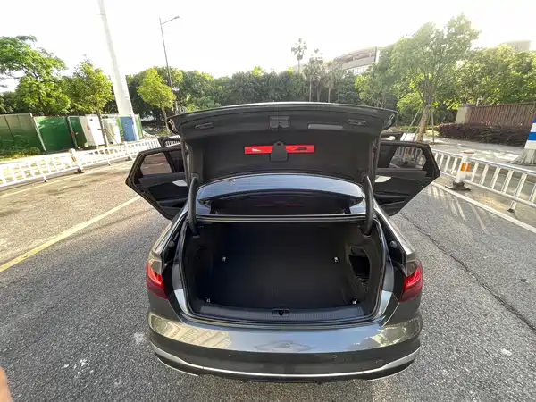 Audi A4L 2020