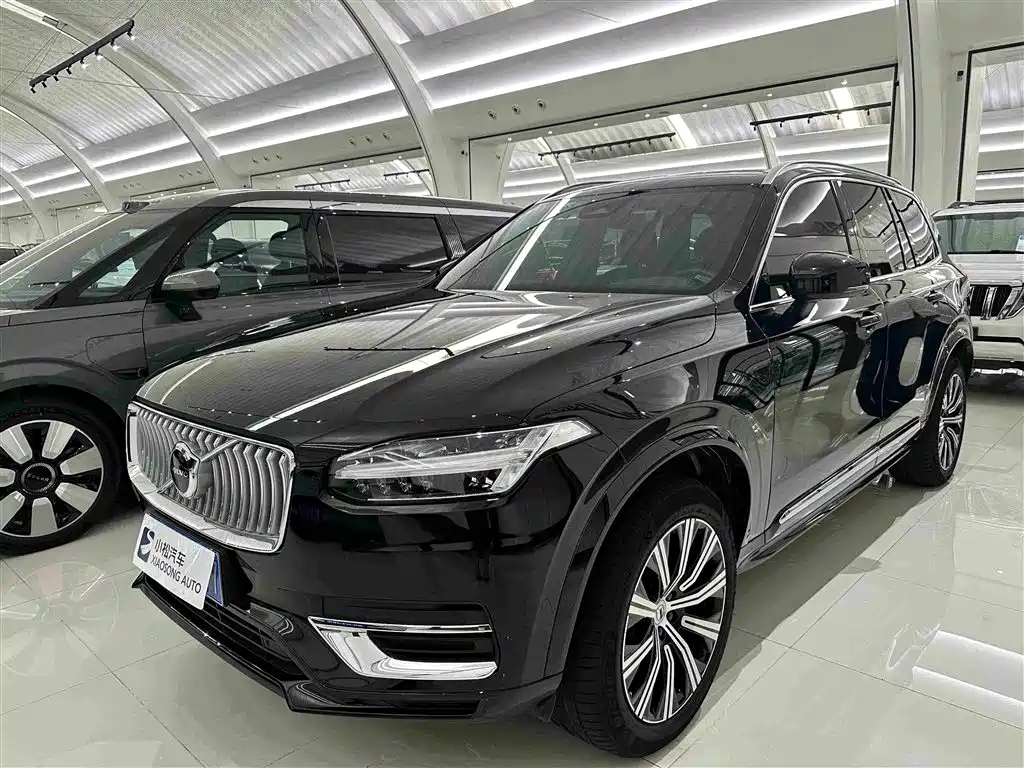 Volvo XC90 2025 — фото 1
