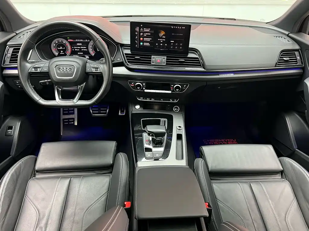 Audi Q5L 2023 — фото 12