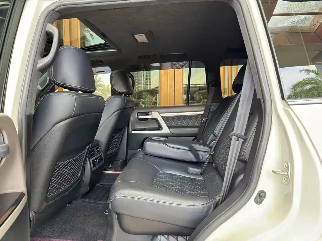 Toyota Land Cruiser 2018 — фото 11