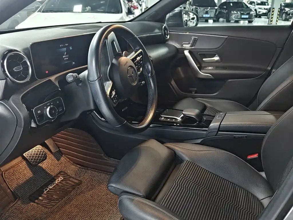 Mercedes-Benz A-Class 2020 — фото 16