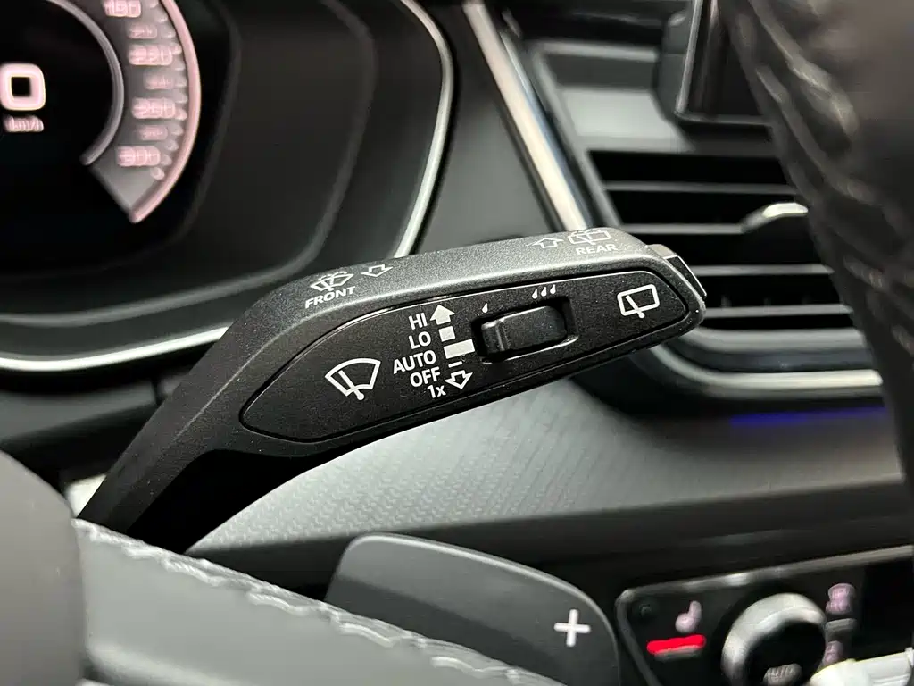 Audi Q5L 2023 — фото 24