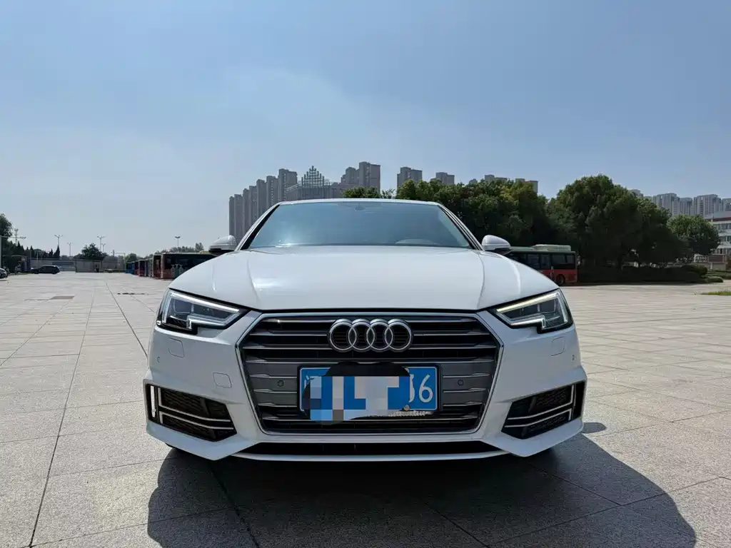 Audi A4L 2018