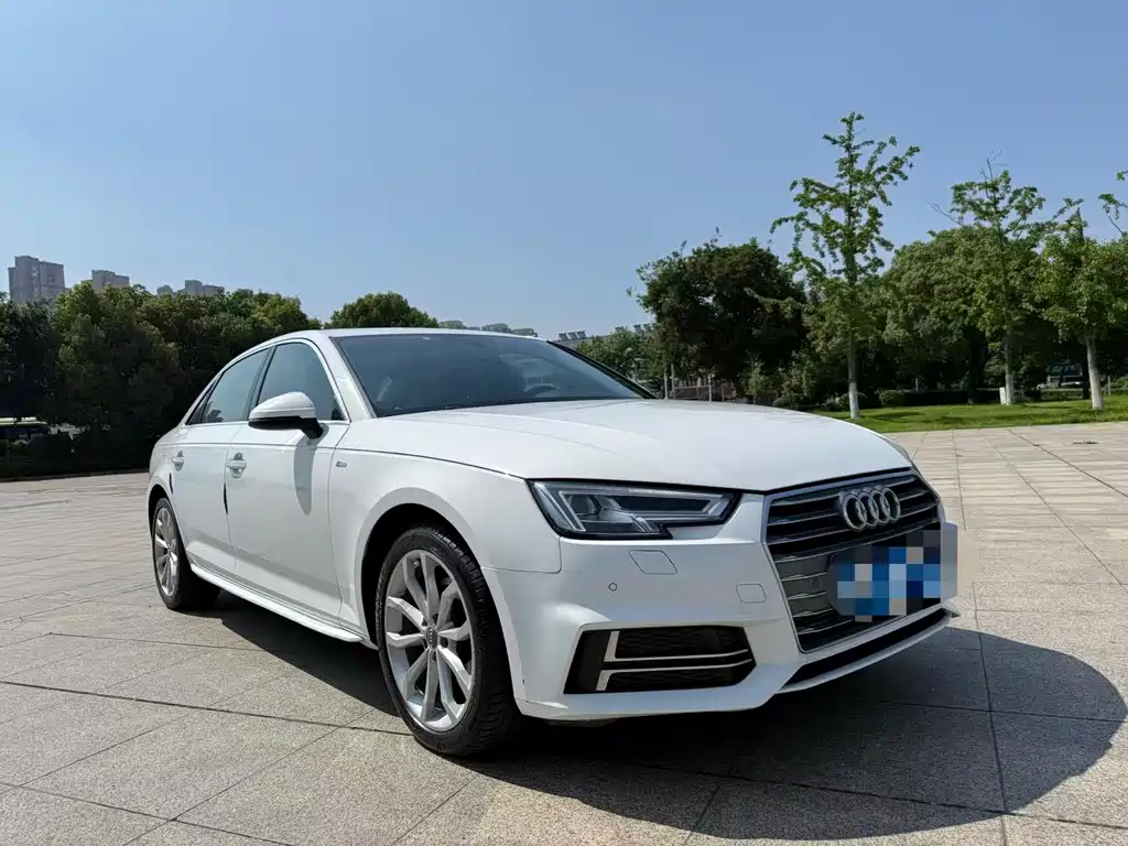 Audi A4L 2018
