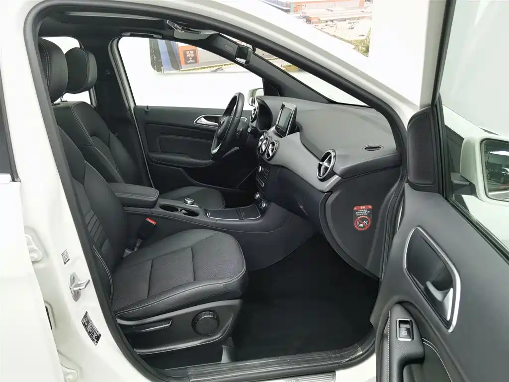 Mercedes-Benz B-Class 2015 — фото 23