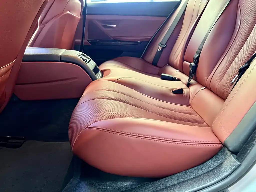 BMW 6 Series 2013 — фото 15
