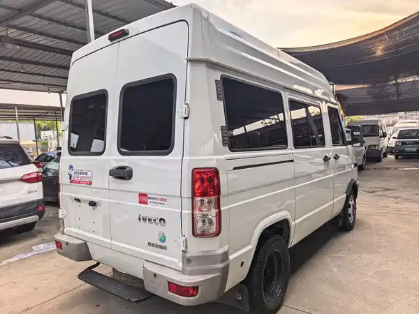 Iveco Proud 2023