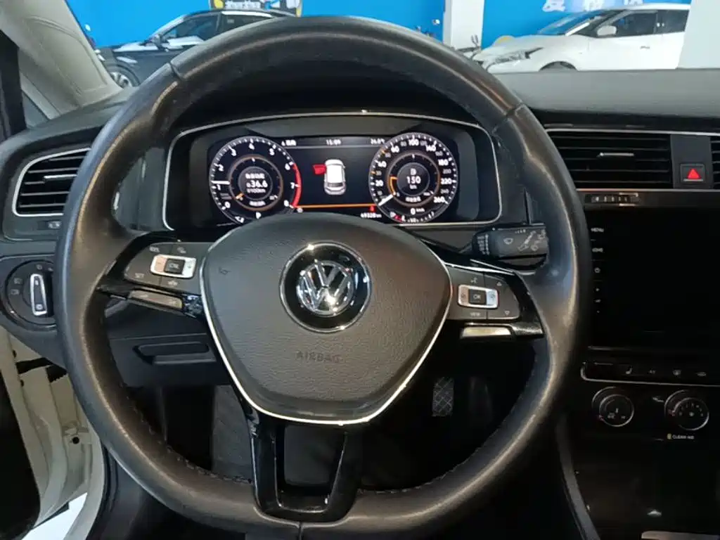 Volkswagen Golf 2020 — фото 11