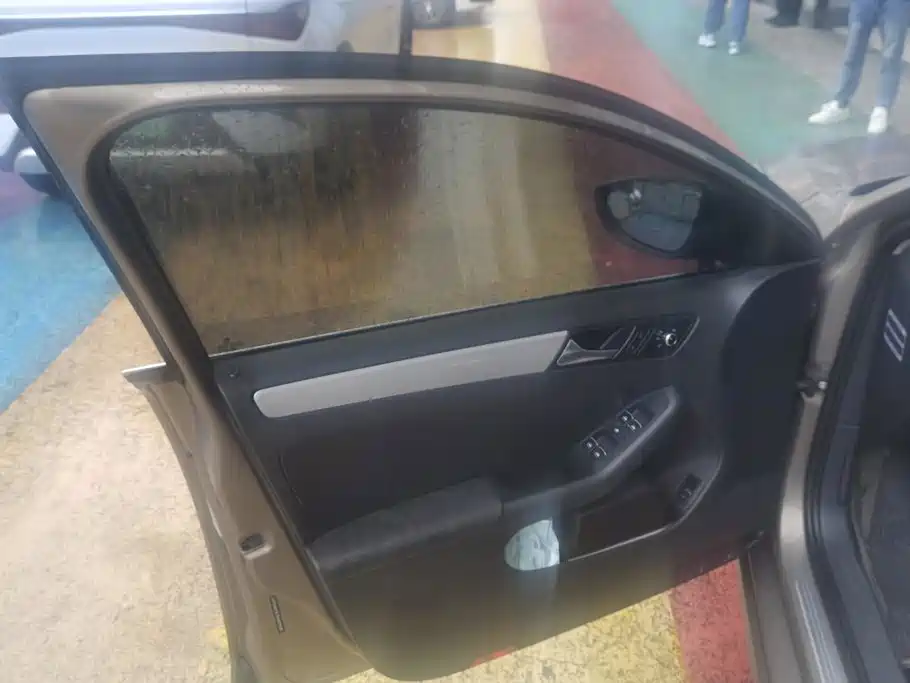 Volkswagen Sagitar 2014