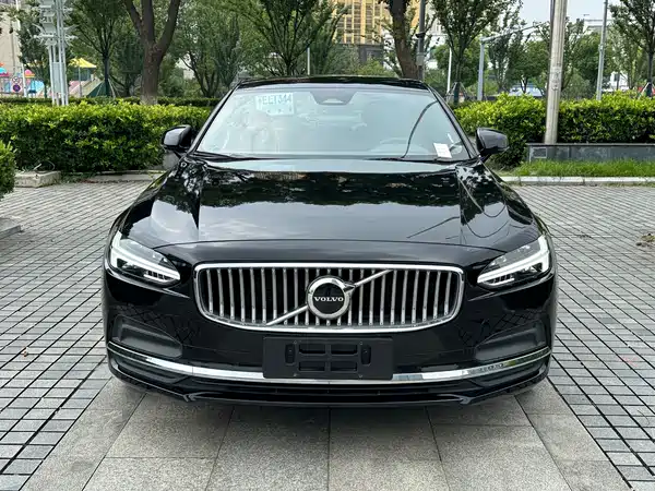 Volvo S90 2025