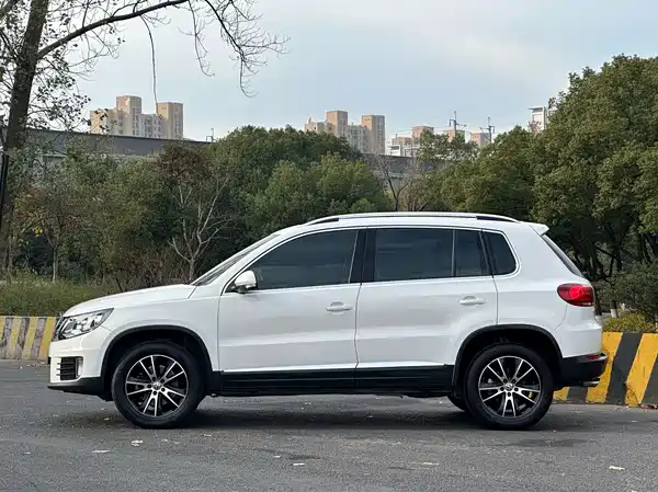 Volkswagen Tiguan 2015