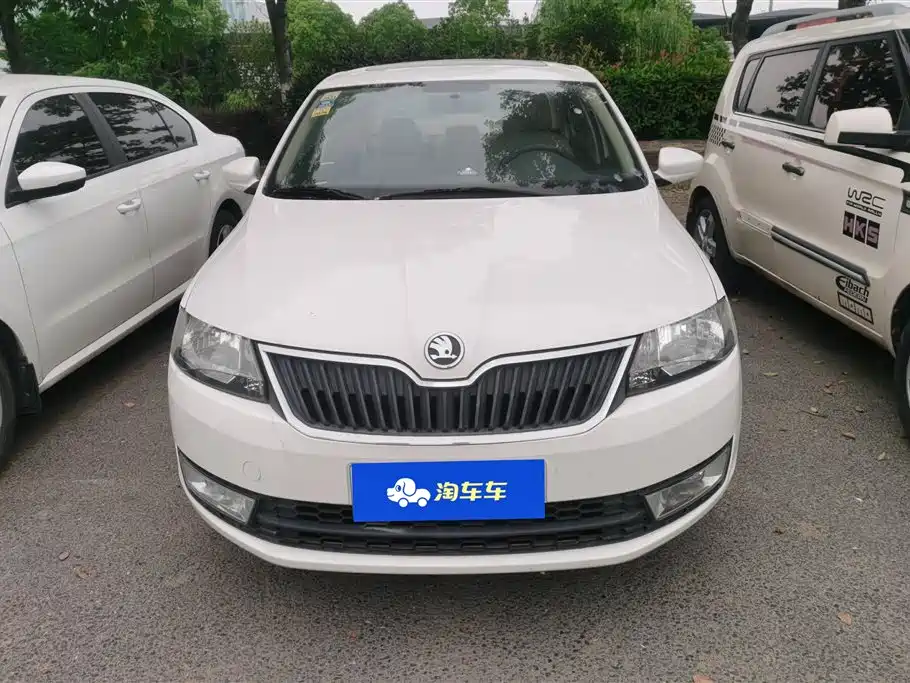 Skoda Rapid 2013 — фото 2