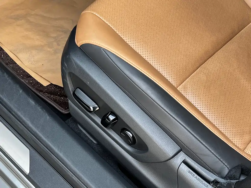 Lexus ES 2023 — фото 17