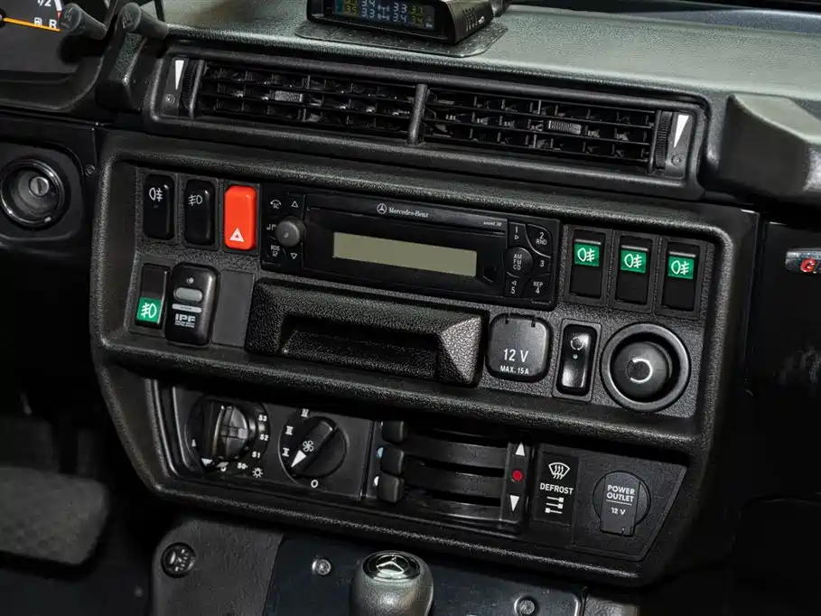 Mercedes-Benz G-Class 2010 — фото 14