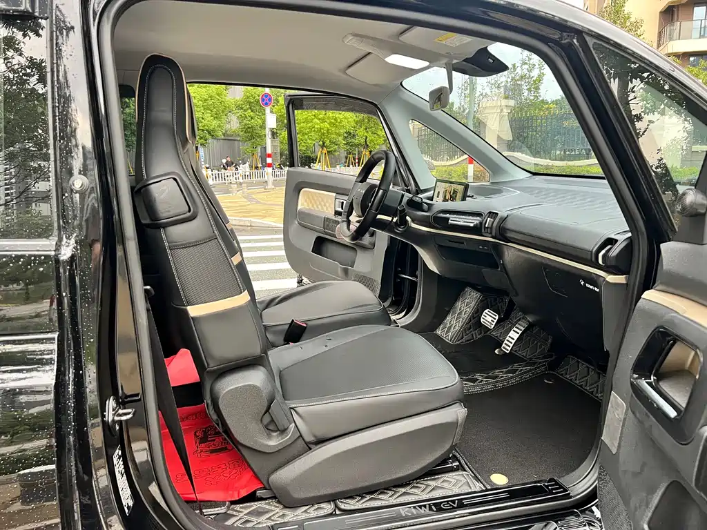 Baojun Kiwi EV 2021 — фото 14