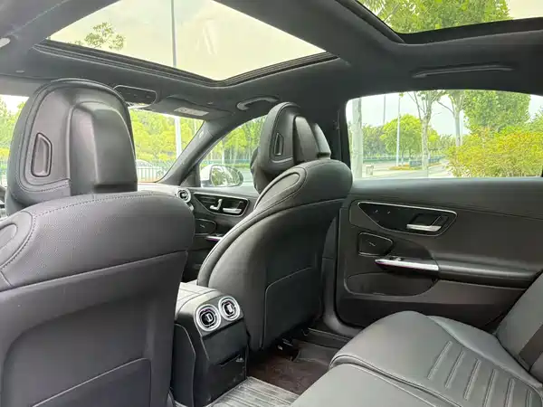 Mercedes-Benz C-Class 2024