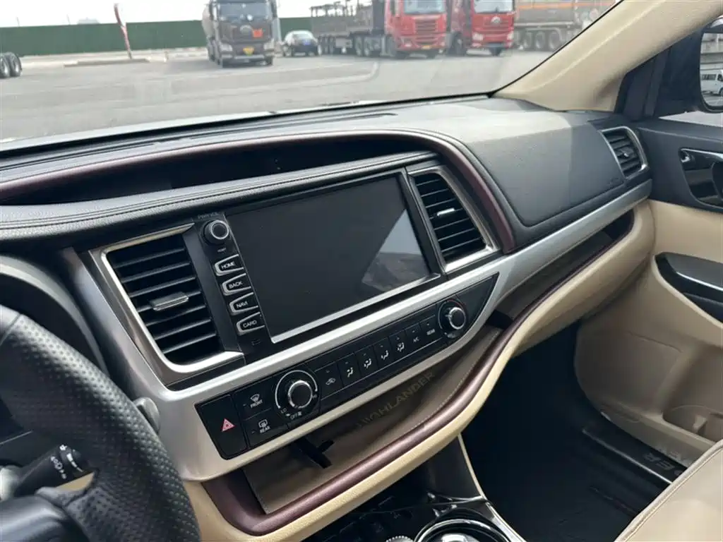 Toyota Highlander 2016 — фото 18