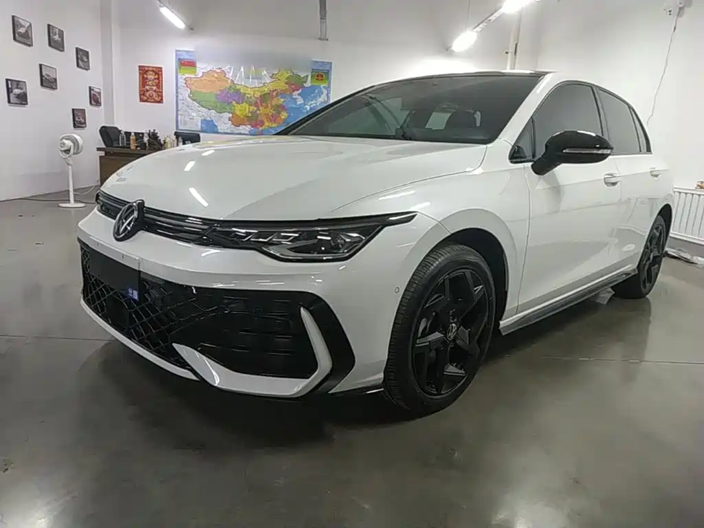 Volkswagen Golf 2025